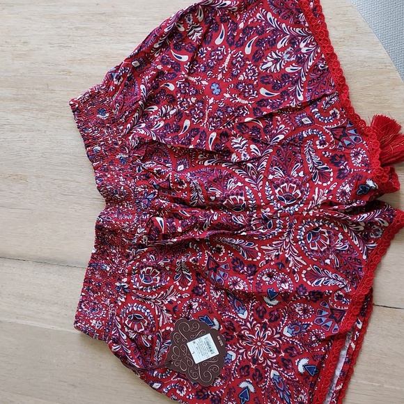 NWT Knox Rose Women's SZ L High Elastic Waist Red Paisley Shorts W/ Pockets - Picture 2 of 13